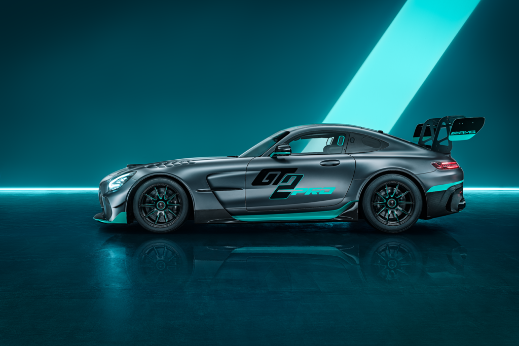 D2 Mercedes Thomas Jäger AUTOART Mercedes-Benz CLK DTM 2000 Thomas Jager No. 2 1:43 Scale